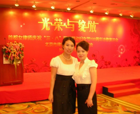 律师庆祝\'三八\'国际劳动妇女节100周年诗歌演讲